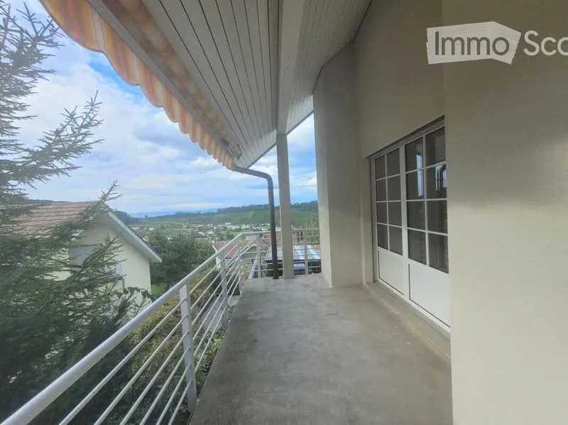 Grosse Wohnung im Grünen mit Teil-Seeblick nach westen/osten – Foto 3 von 5