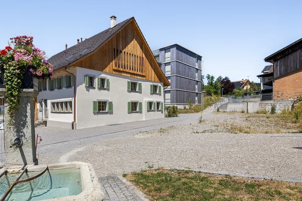 Ferme historique unique 235 m² d'espace de vie moderne avec caractère – photo 2 sur 13