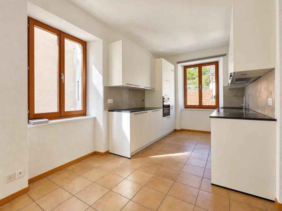 Ampio appartamento di 4.5 locali con caminetto – foto 3 di 13