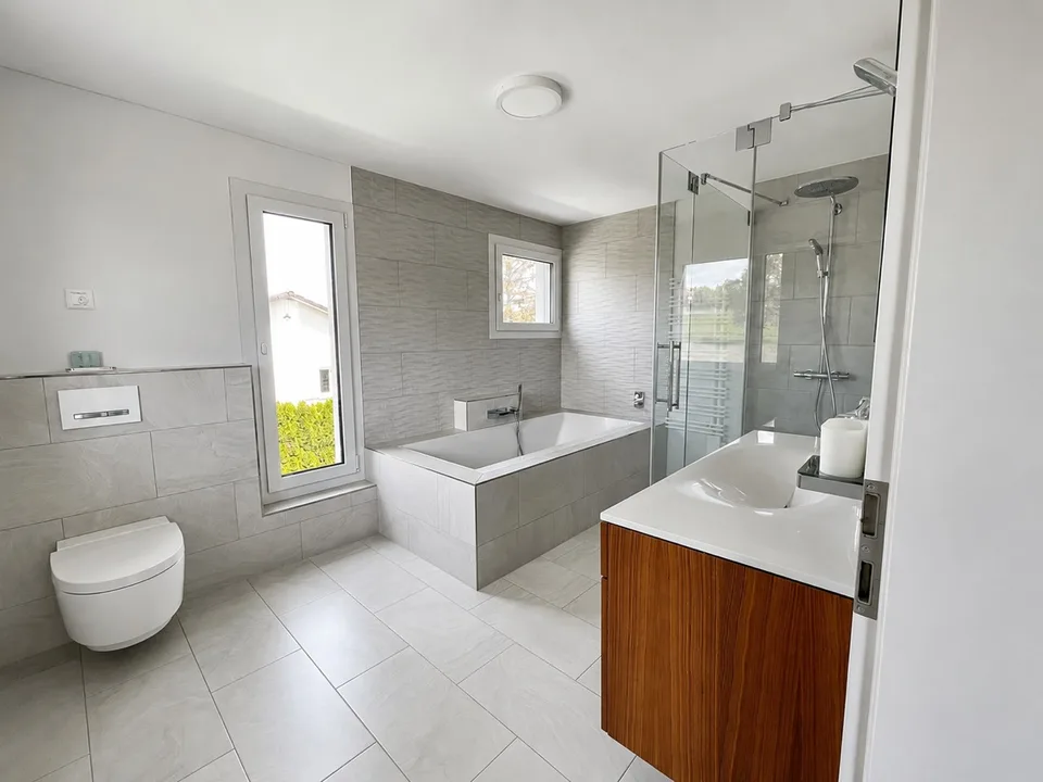 Ampia casa a 8127 Küsnacht con molta privacy e una bella vista – foto 8 di 18