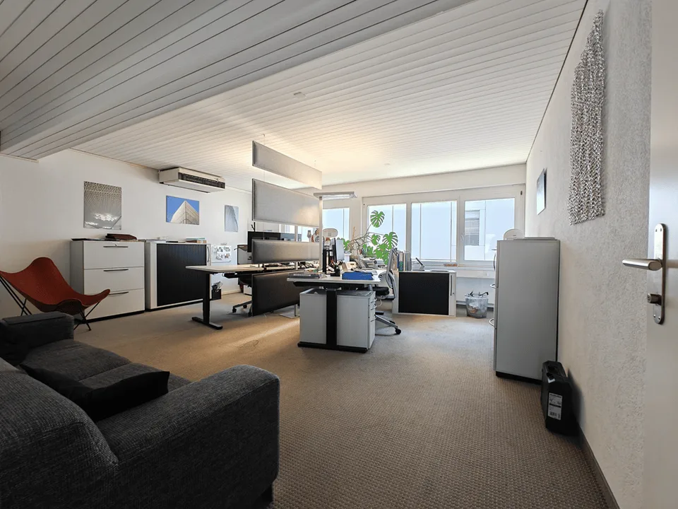 "Ihr repräsentatives Firmengebäude mit Büro / Open Space / Showroom / Archiv in Dielsdorf" – Foto 5 von 11