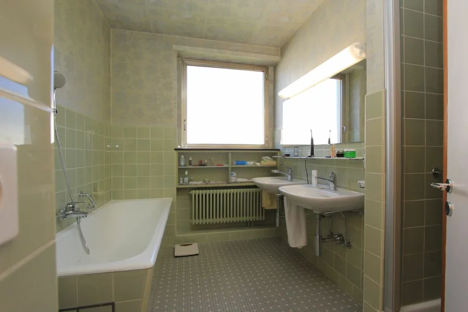 Grosses Einfamilienhaus mit wunderbarem Garten und Privatsphäre – Foto 7 von 13
