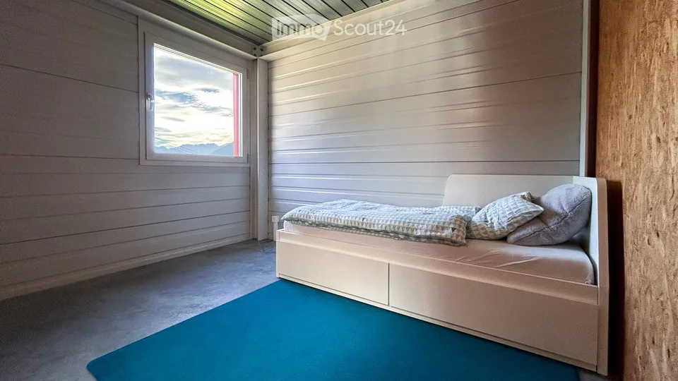 Einzelvilla im 'industriellen' Stil mit Baugrundstück und Entwicklungspotenzial – Foto 18 von 26
