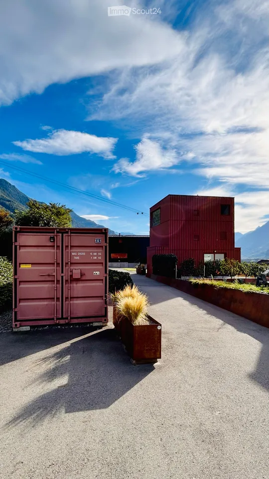 Einzelvilla im 'industriellen' Stil mit Baugrundstück und Entwicklungspotenzial – Foto 5 von 26