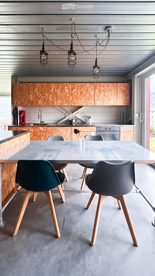 Einzelvilla im 'industriellen' Stil mit Baugrundstück und Entwicklungspotenzial – Foto 7 von 26