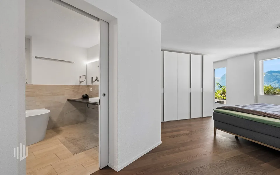 ImmoWyss - Terrassenwohnung - ein exklusiver Genuss für Menschen – Foto 9 von 13