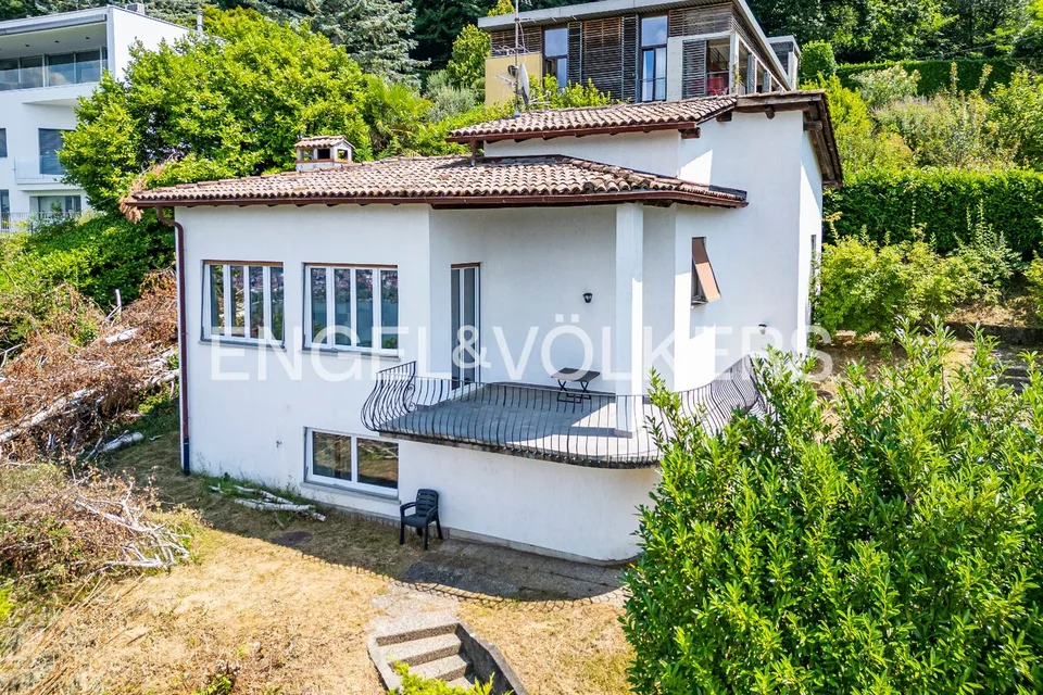 Villa da ristrutturare con vista lago – foto 9 di 12