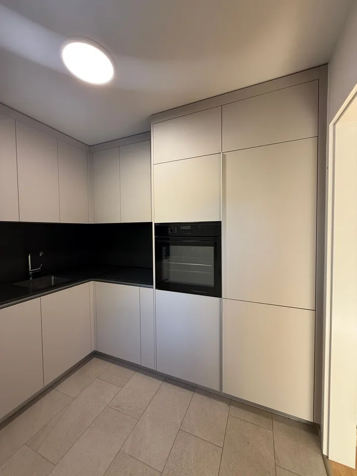 Prima locazione dopo ristrutturazione – appartamento 2.5 locali moderno con balcone – foto 12 di 12