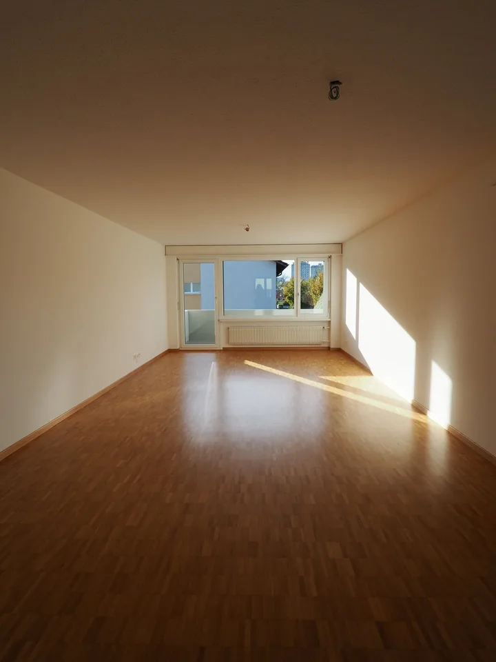 Renovated 4.5-room apartment on the 1st floor with balcony in Thun – photo 5 of 9