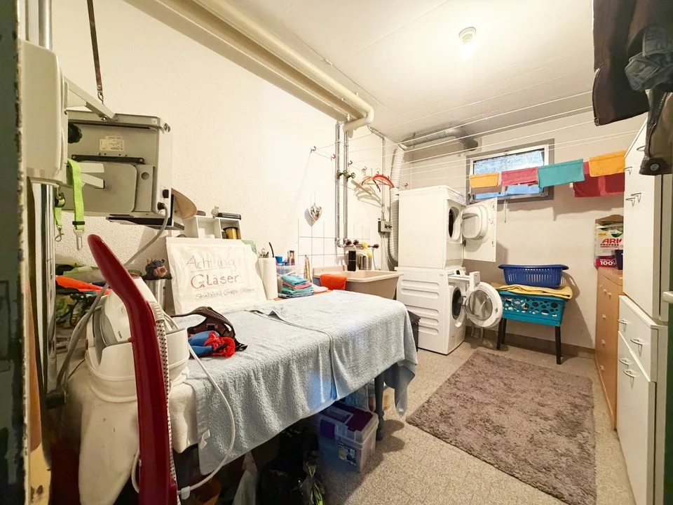 3.5 Zimmer Wohnung mit Cheminée und eigener Waschturm – Foto 11 von 12