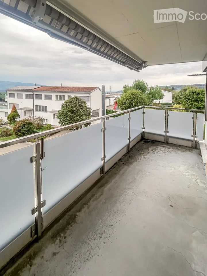 Appartamento 4,5 locali con 2 posti auto – grande potenziale per i proprietari occupanti – foto 9 di 12