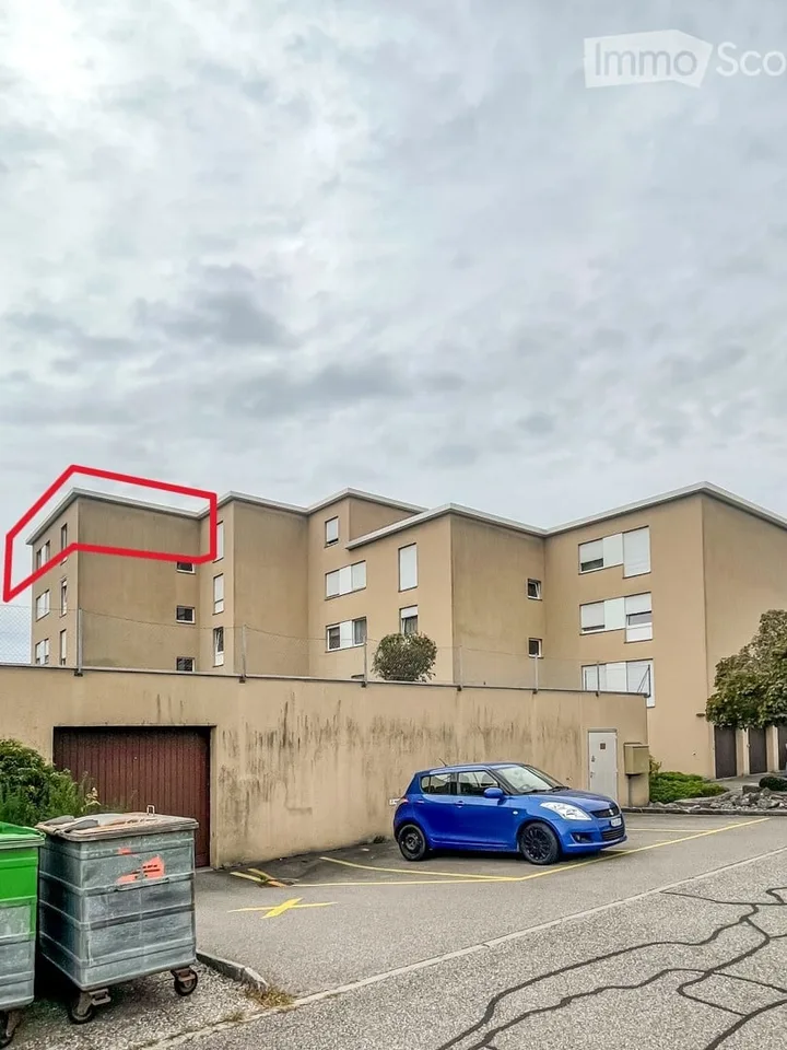 Appartamento 4,5 locali con 2 posti auto – grande potenziale per i proprietari occupanti – foto 3 di 12