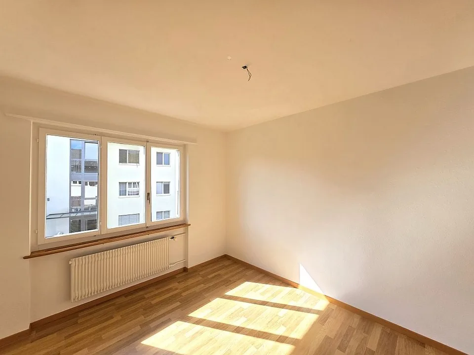 Appartamento 3 camere, 1° piano a destra – foto 4 di 6
