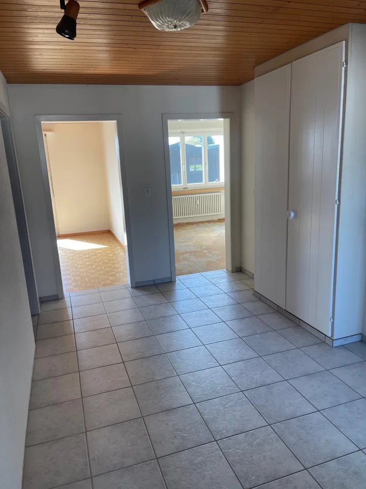 preiswerte 4-Zimmerwohnung mit Balkon und Aussicht – Foto 6 von 9