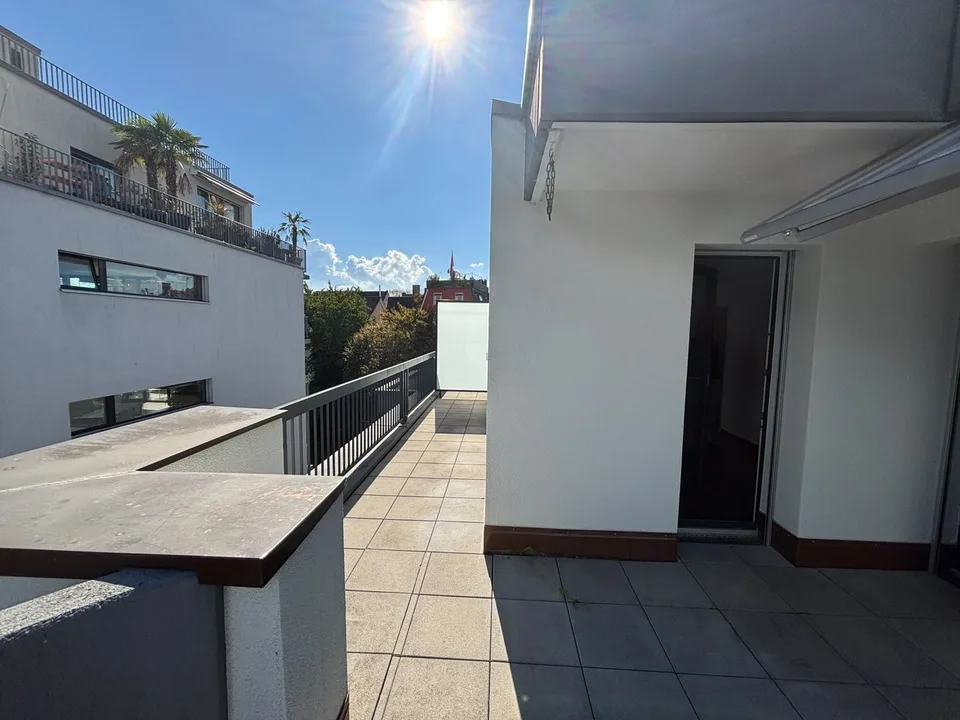 Charmante 2.5-Zimmer-Wohnung mit grosszügiger Terrasse! – Foto 10 von 13