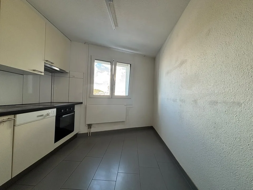 Charmante 2.5-Zimmer-Wohnung mit grosszügiger Terrasse! – Foto 2 von 13