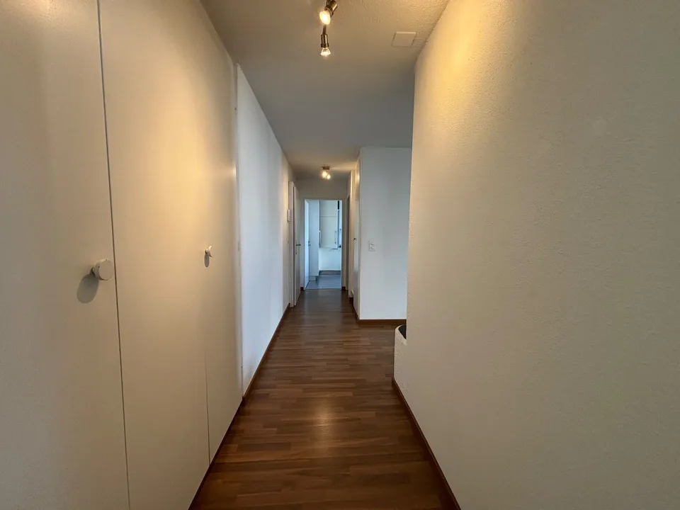 Charmante 2.5-Zimmer-Wohnung mit grosszügiger Terrasse! – Foto 8 von 13