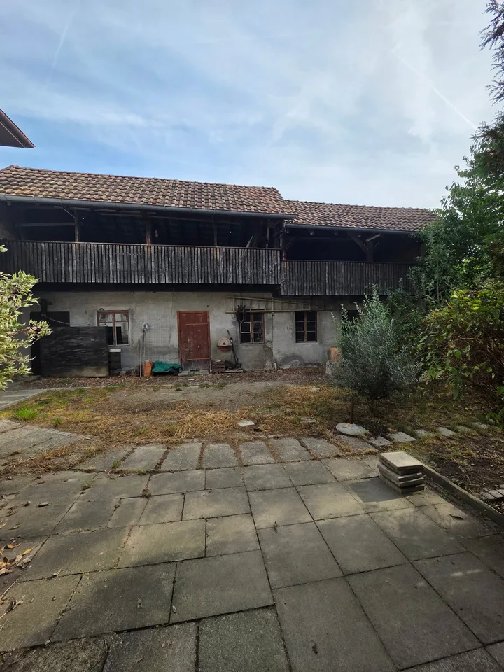 Haus im Ortszentrum 135m² mit Nebengebäude – Foto 2 von 11