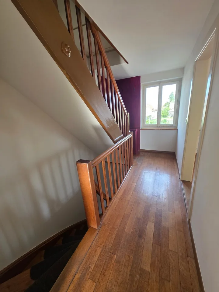 Haus im Ortszentrum 135m² mit Nebengebäude – Foto 7 von 11
