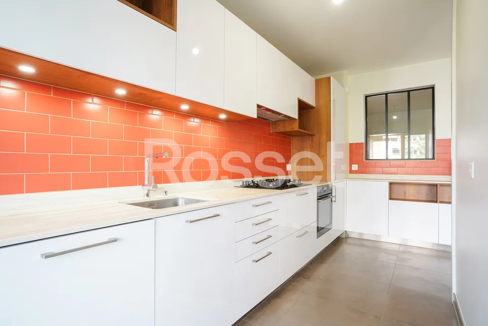 Schönes durchgehendes und vollständig renoviertes 4,5-Zimmer-Apartment – Foto 5 von 13