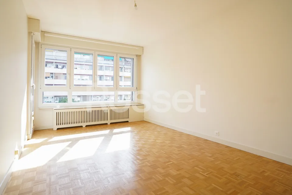 Schönes durchgehendes und vollständig renoviertes 4,5-Zimmer-Apartment – Foto 7 von 13