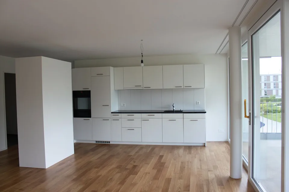 2 1/2-Wohnung mit grossem gedeckten Balkon – Foto 3 von 7
