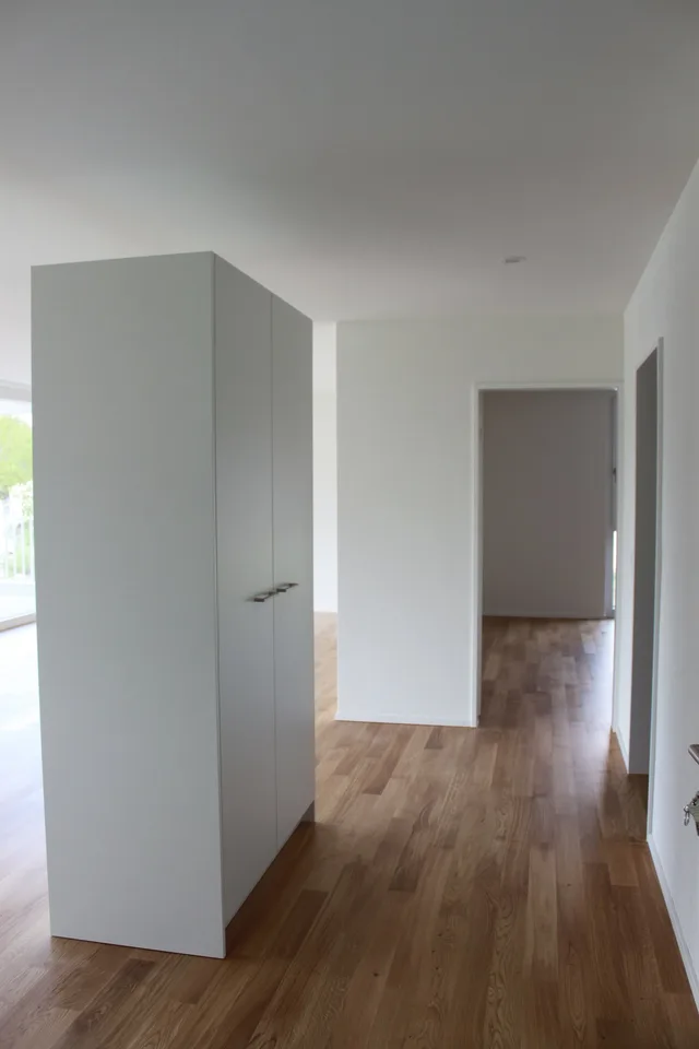 2 1/2-Wohnung mit grossem gedeckten Balkon – Foto 6 von 7