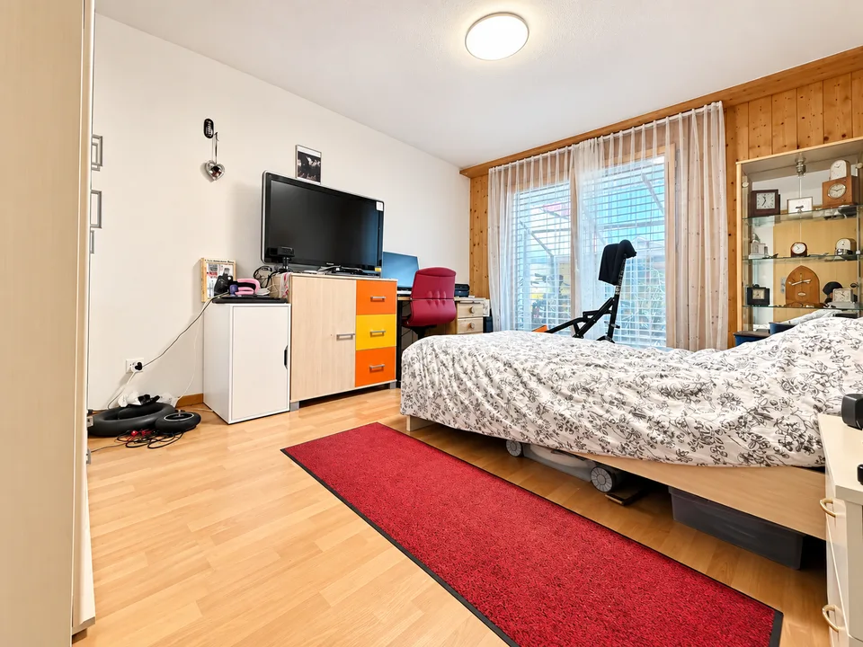 Charmant appartement 3.5 pièces avec vue sur la montagne à Stocken-Höfen – photo 4 sur 8
