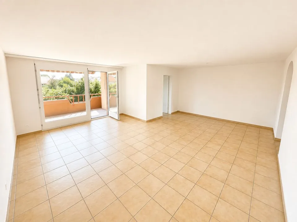 Grosse 3 1/2-Zimmerwohnung, 1. Stock links – Foto 3 von 5