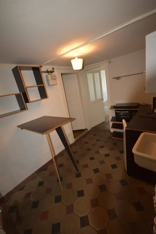 Charming 2-room apartment in the Bern old town – photo 8 of 11