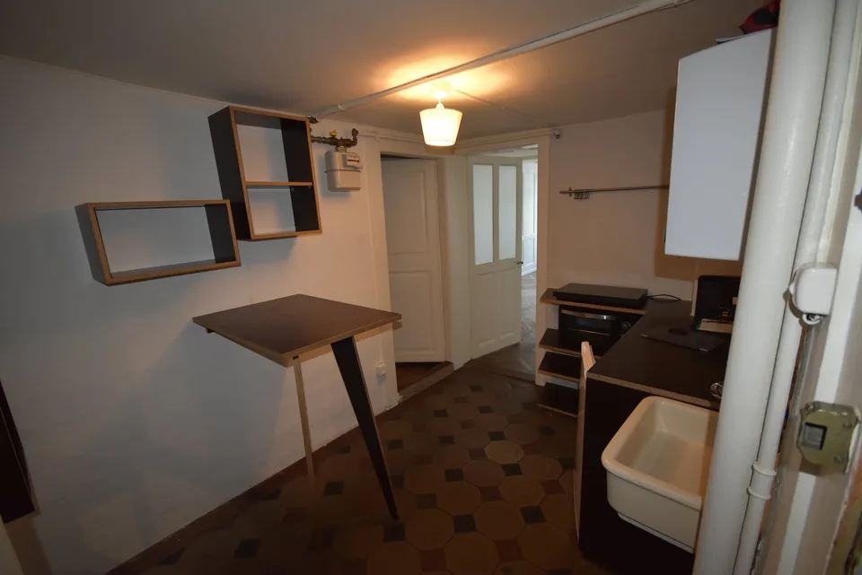 Charming 2-room apartment in the Bern old town – photo 9 of 11
