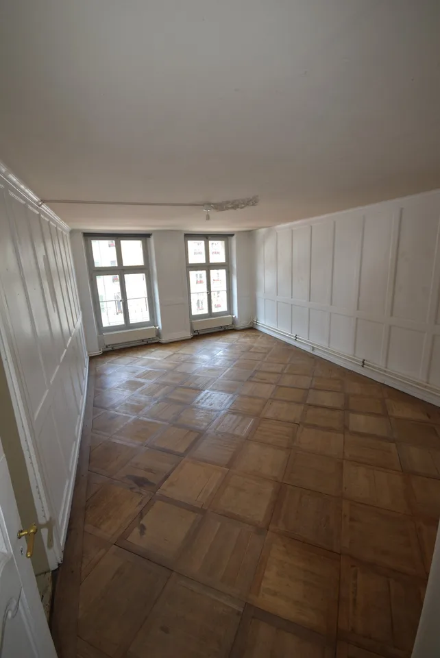 Charming 2-room apartment in the Bern old town – photo 2 of 11