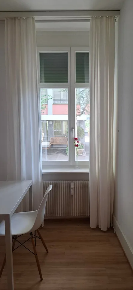 Charming, furnished 2-room apartment with balcony – photo 9 of 14