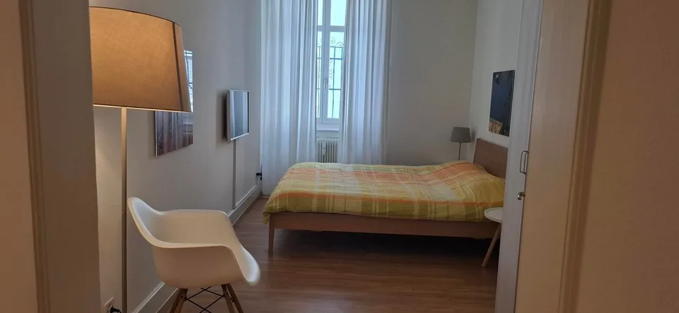 Charming, furnished 2-room apartment with balcony – photo 8 of 14
