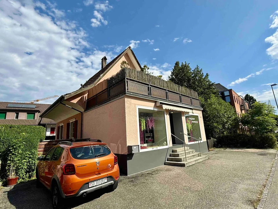 6.5-Zimmer-Haus mit Gewerbeanteil in Zuchwil kaufen – Foto 2 von 10