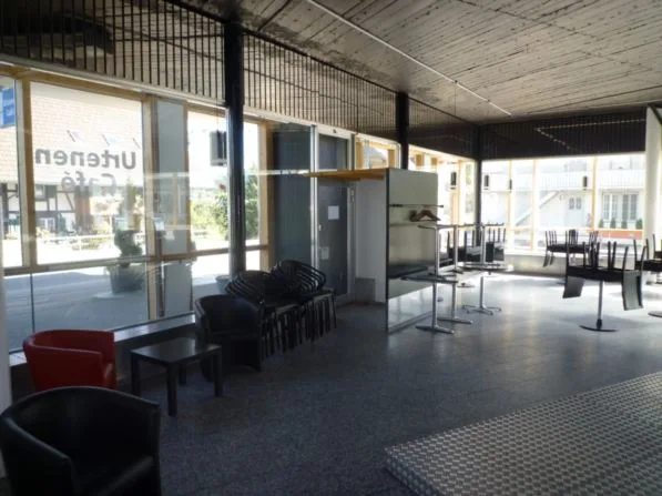Espace commercial à louer près de l'autoroute – photo 3 sur 10
