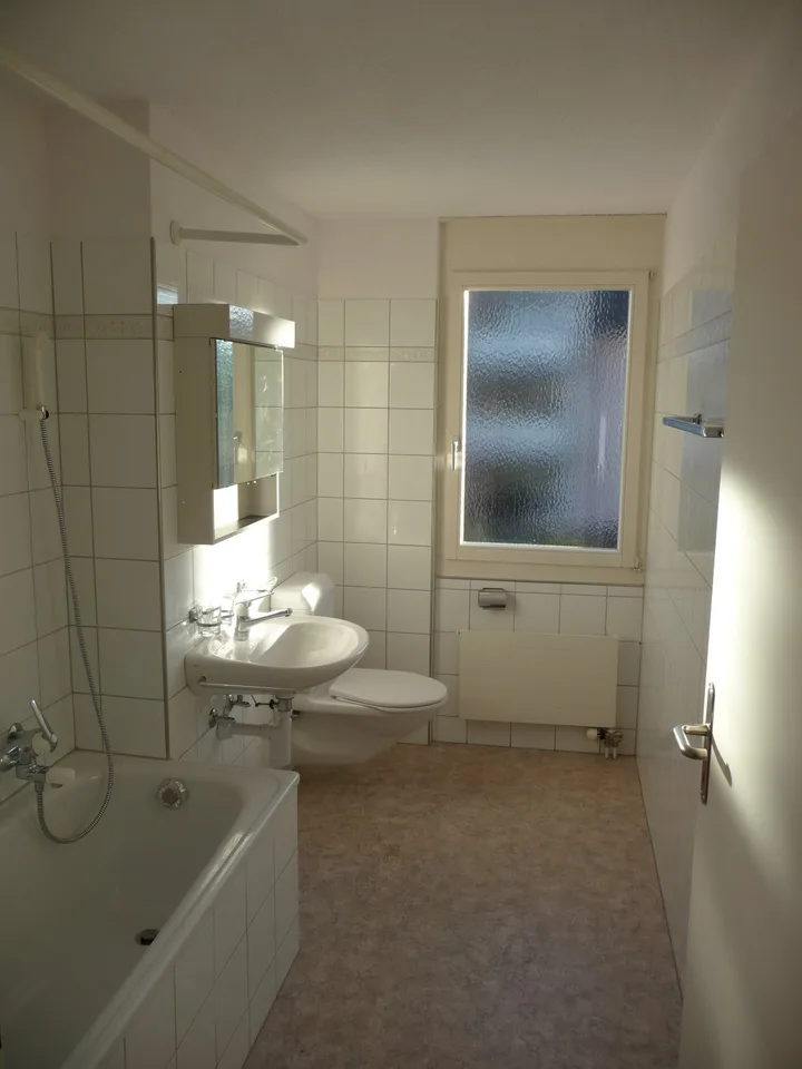 lässige 3.5-Zi. Erdgeschoss-Wohnung mit Balkon – Foto 5 von 11