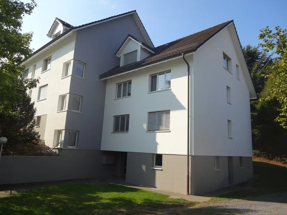 lässige 3.5-Zi. Erdgeschoss-Wohnung mit Balkon – Foto 2 von 11