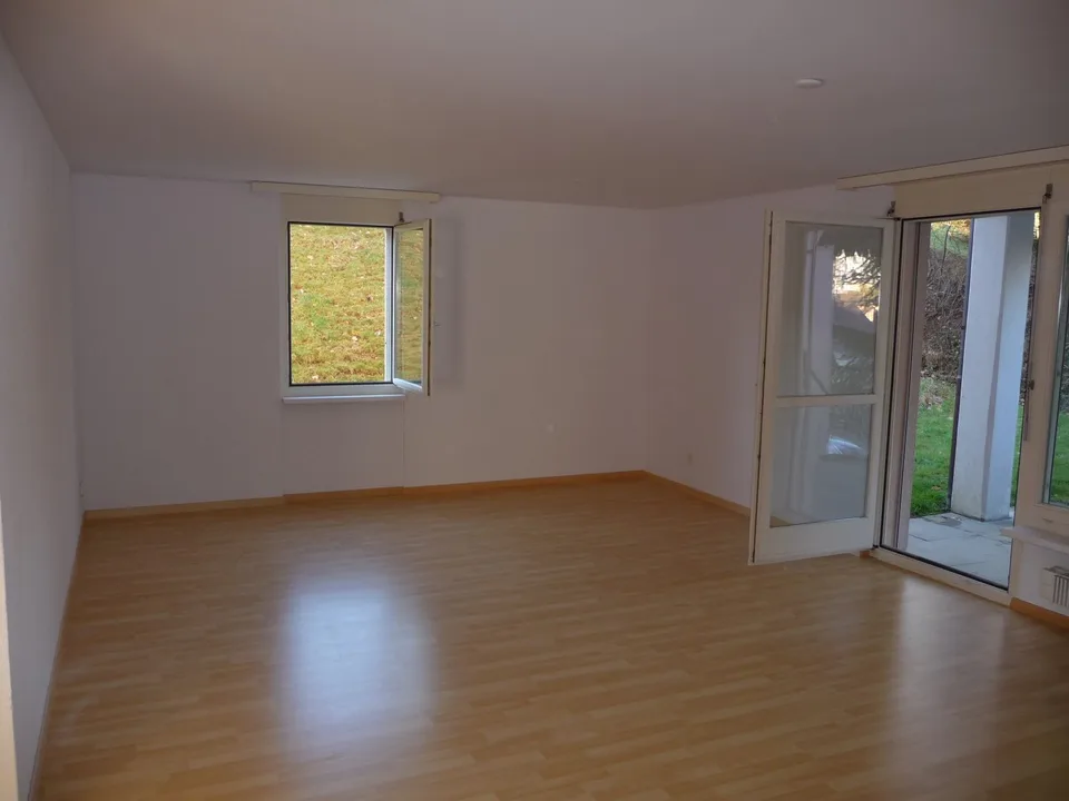 lässige 3.5-Zi. Erdgeschoss-Wohnung mit Balkon – Foto 9 von 11