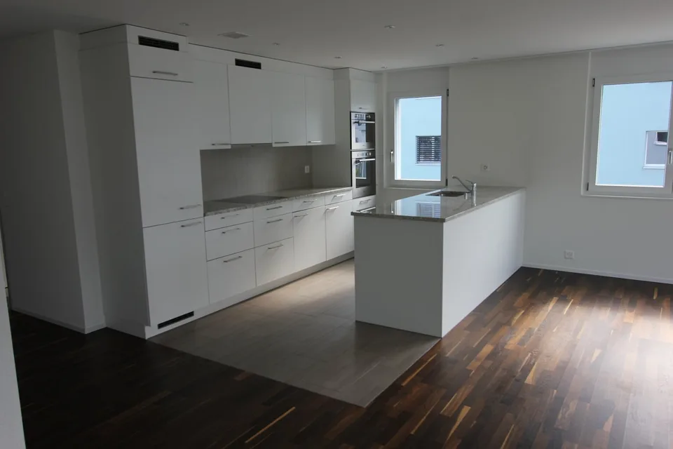 Appartamento moderno con ampio balcone che vi aspetta! – foto 2 di 10