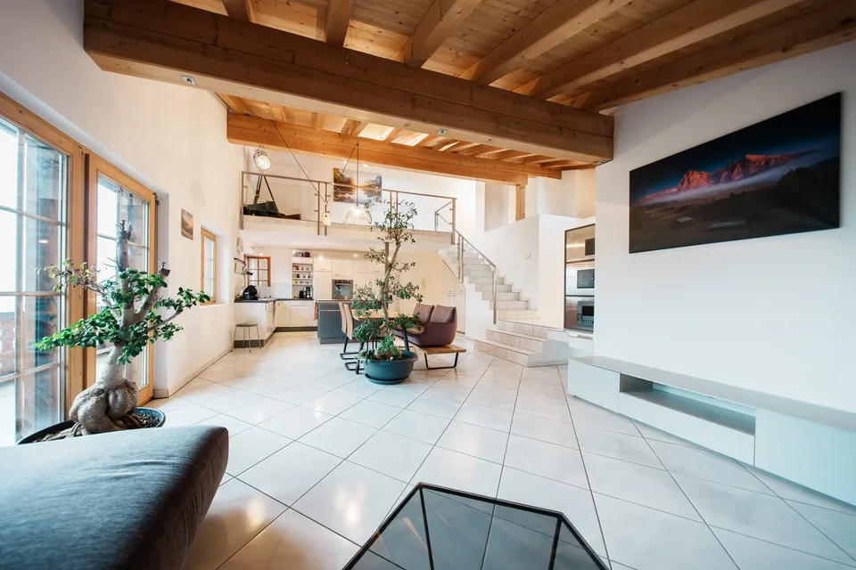 Alpines Wohngefühl mit Weitblick – grosszügige Maisonette in St. Antönien – Foto 4 von 19