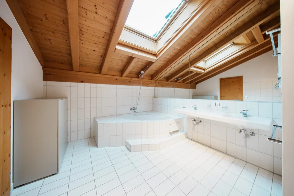 Alpines Wohngefühl mit Weitblick – grosszügige Maisonette in St. Antönien – Foto 16 von 19