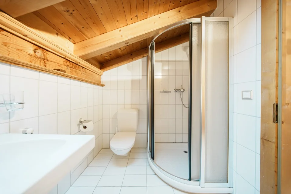 Alpines Wohngefühl mit Weitblick – grosszügige Maisonette in St. Antönien – Foto 18 von 19