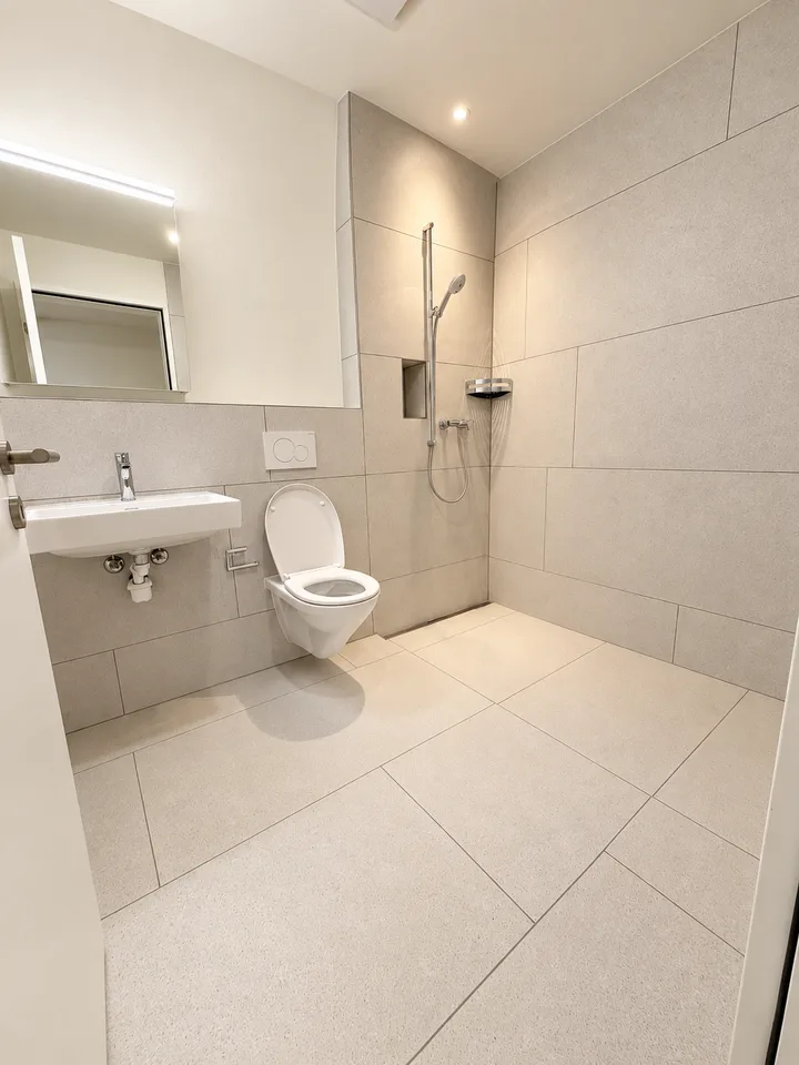 Appartement moderne 3.5 pièces dans un immeuble neuf à Glarus – disponible immédiatement ! – photo 10 sur 12
