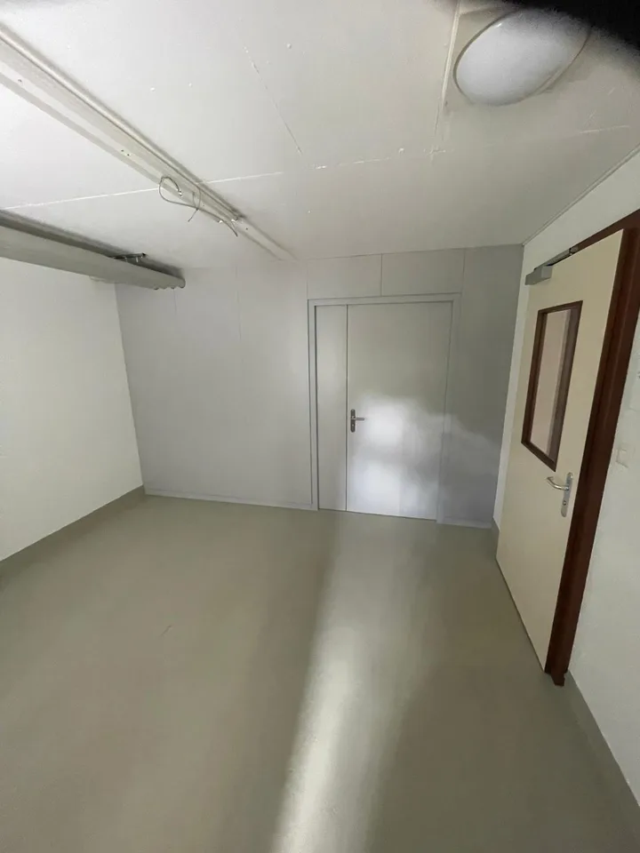 135 m² Spazio commerciale / Laboratorio luminoso in affitto a Courroux – foto 5 di 12