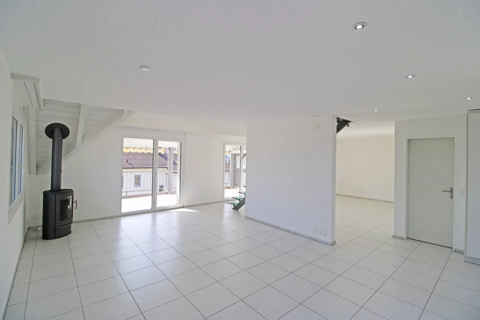 Un véritable joyau résidentiel, spacieux appartement maisonnette de 5,5 pièces à louer à Herzogenbuchsee – photo 3 sur 24