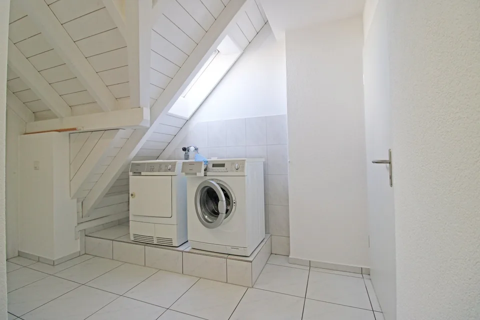 Un véritable joyau résidentiel, spacieux appartement maisonnette de 5,5 pièces à louer à Herzogenbuchsee – photo 19 sur 24
