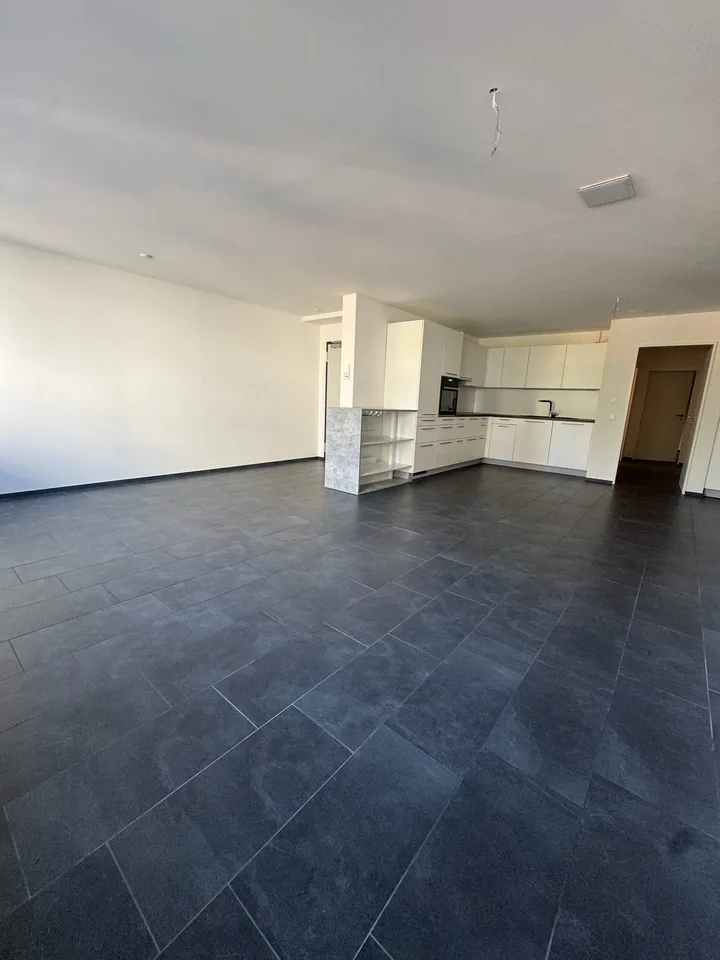 Charmante 3.5-Zimmer-Terrassenwohnung im Erdgeschoss in Zürich-Oerlikon – Foto 5 von 12