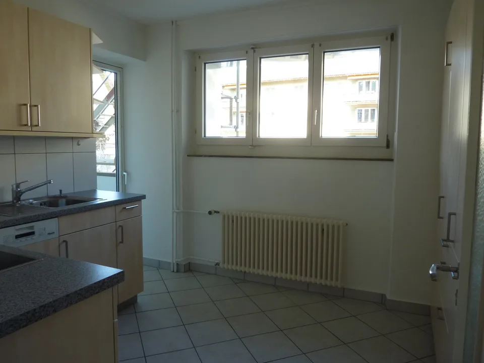 Helle 2.5-Zimmerwohnung mit grossem Balkon und Aussicht in Solothurn – Foto 2 von 7