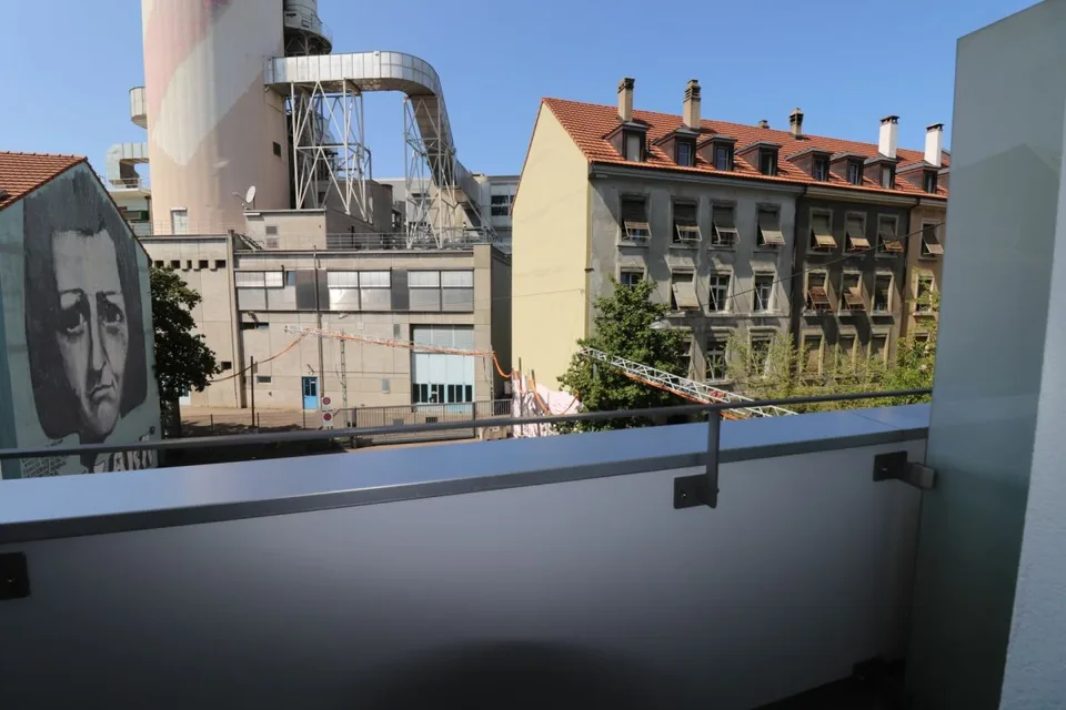 Entre le campus Novartis et le parc Kannenfeld - appartement 3 pièces moderne à louer à Bâle – photo 3 sur 12